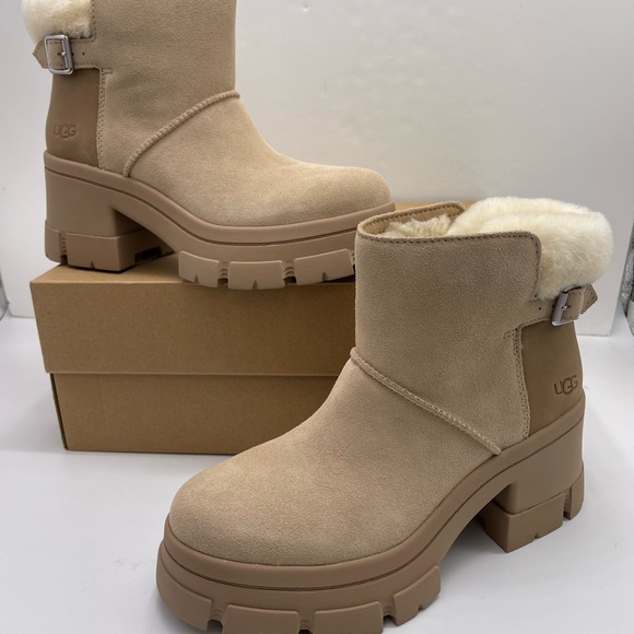 UGG Women's
W BROOKLYN BUCKLE PLATFORM HIGH HEELS BOOTS SAND Tan Ankle Boots - Picture 16 of 16